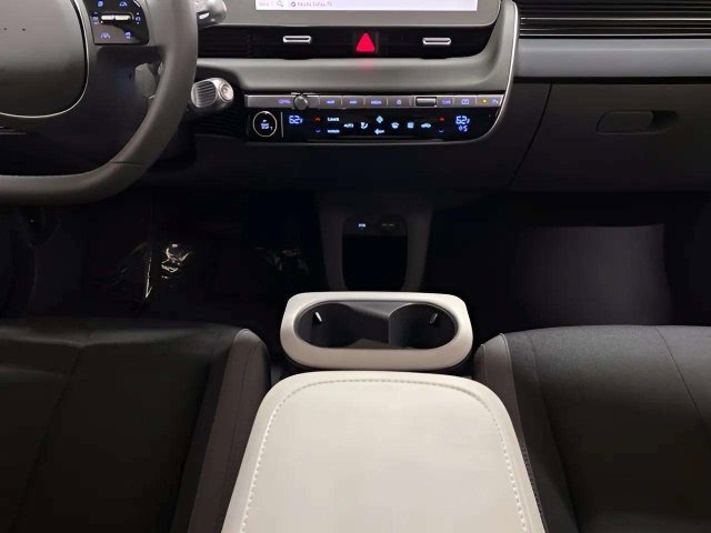 Used 2024 Hyundai Ioniq 5 SE RWD image 16
