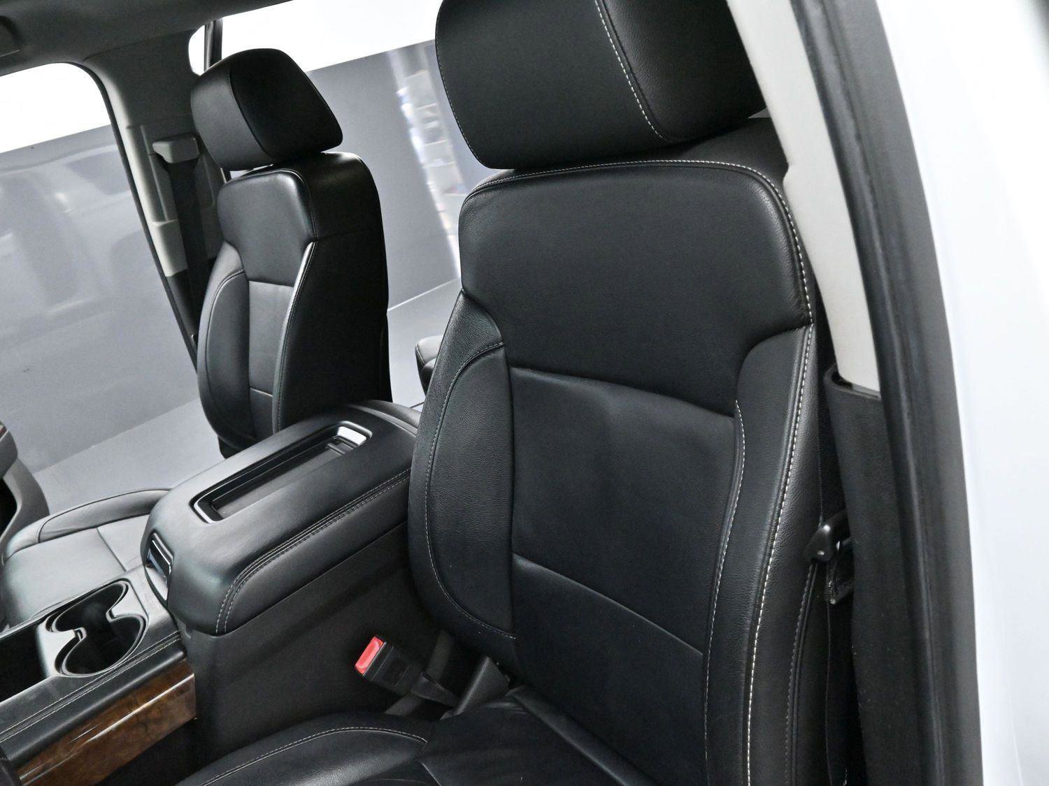 Used 2015 Chevrolet Suburban LT image 17