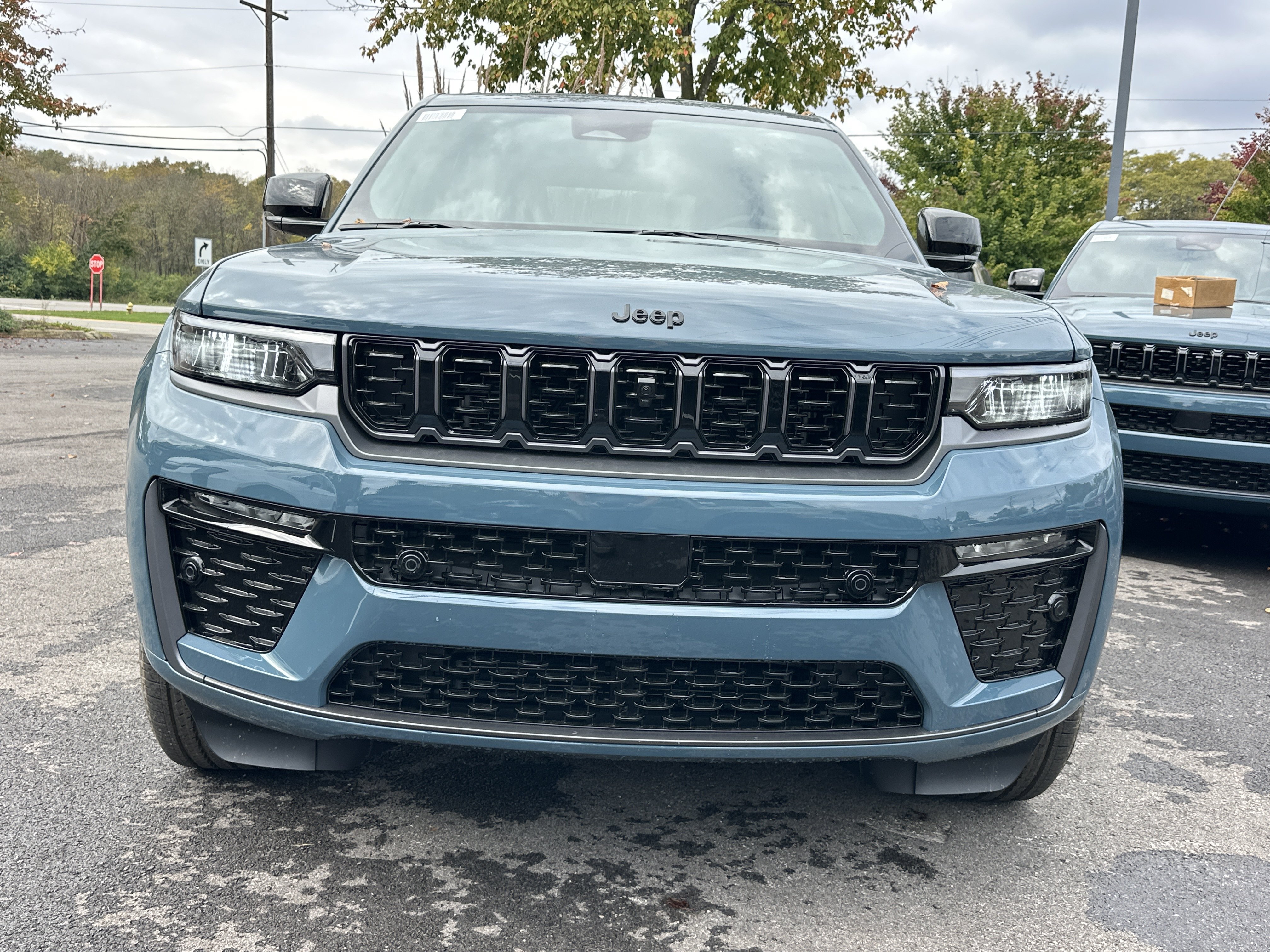 New 2027 Jeep Grand Cherokee Limited AWD/4WD image 22