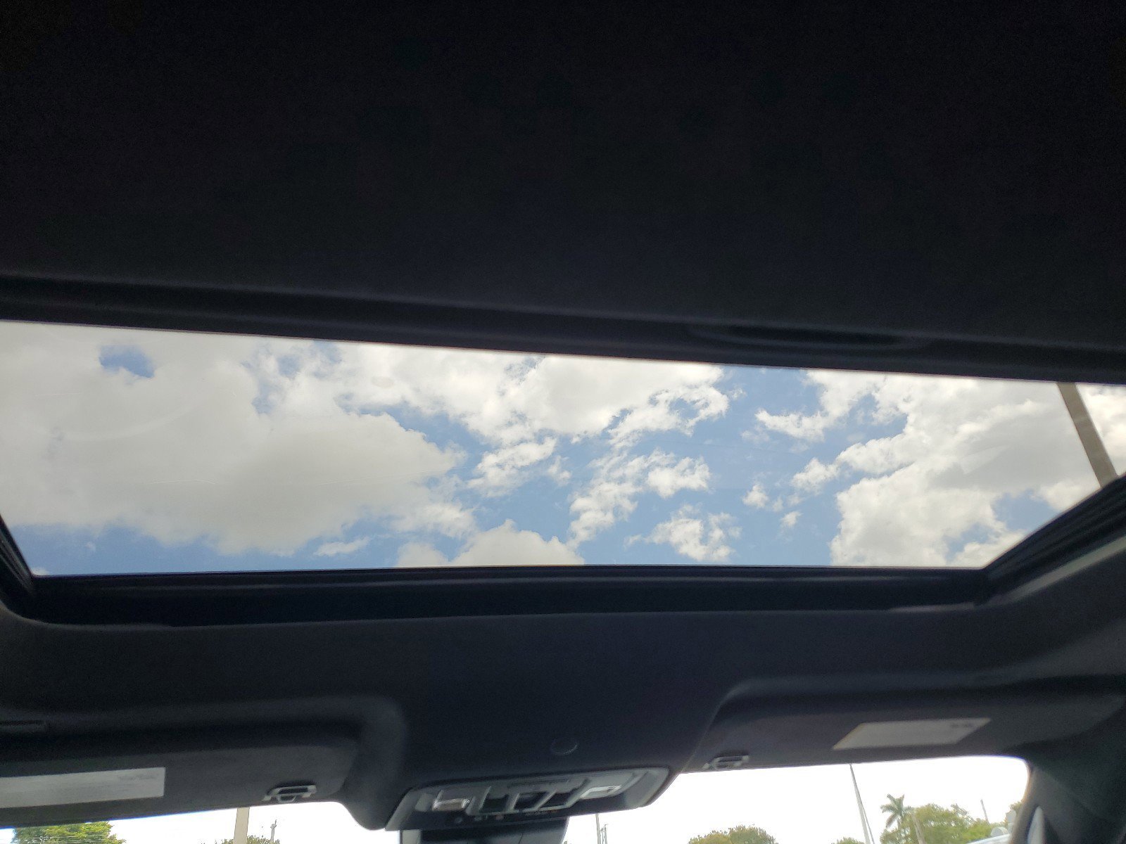 Used 2024 GMC Sierra 1500 Denali Ultimate image 12