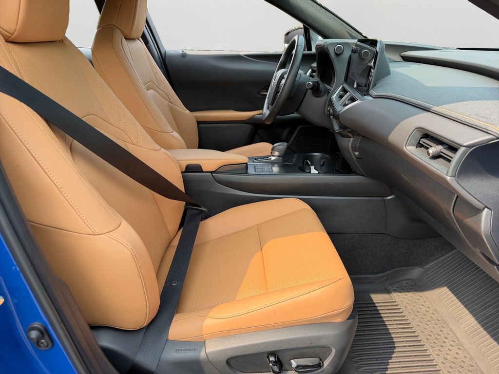 Used 2025 Lexus UX 300h AWD w/ Accessory Package (Z1) image 7