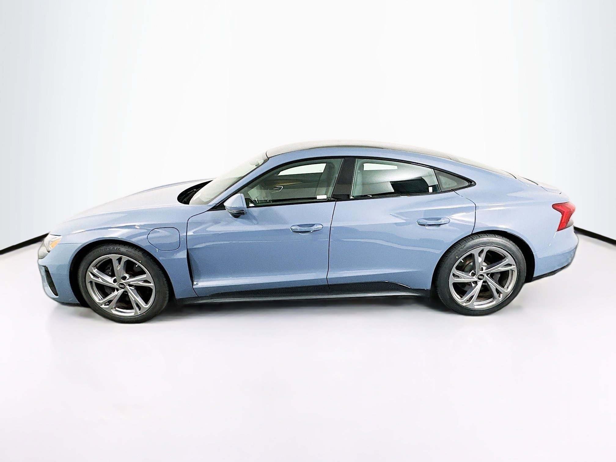 Used 2023 Audi e-tron GT Premium Plus AWD/4WD image 4