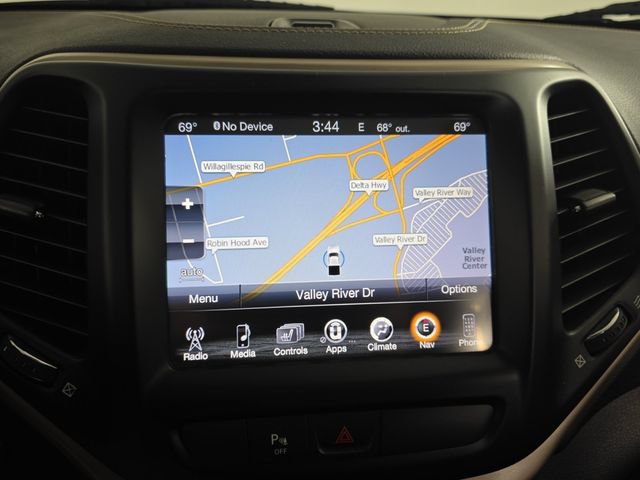 Used 2017 Jeep Cherokee High Altitude AWD/4WD image 18