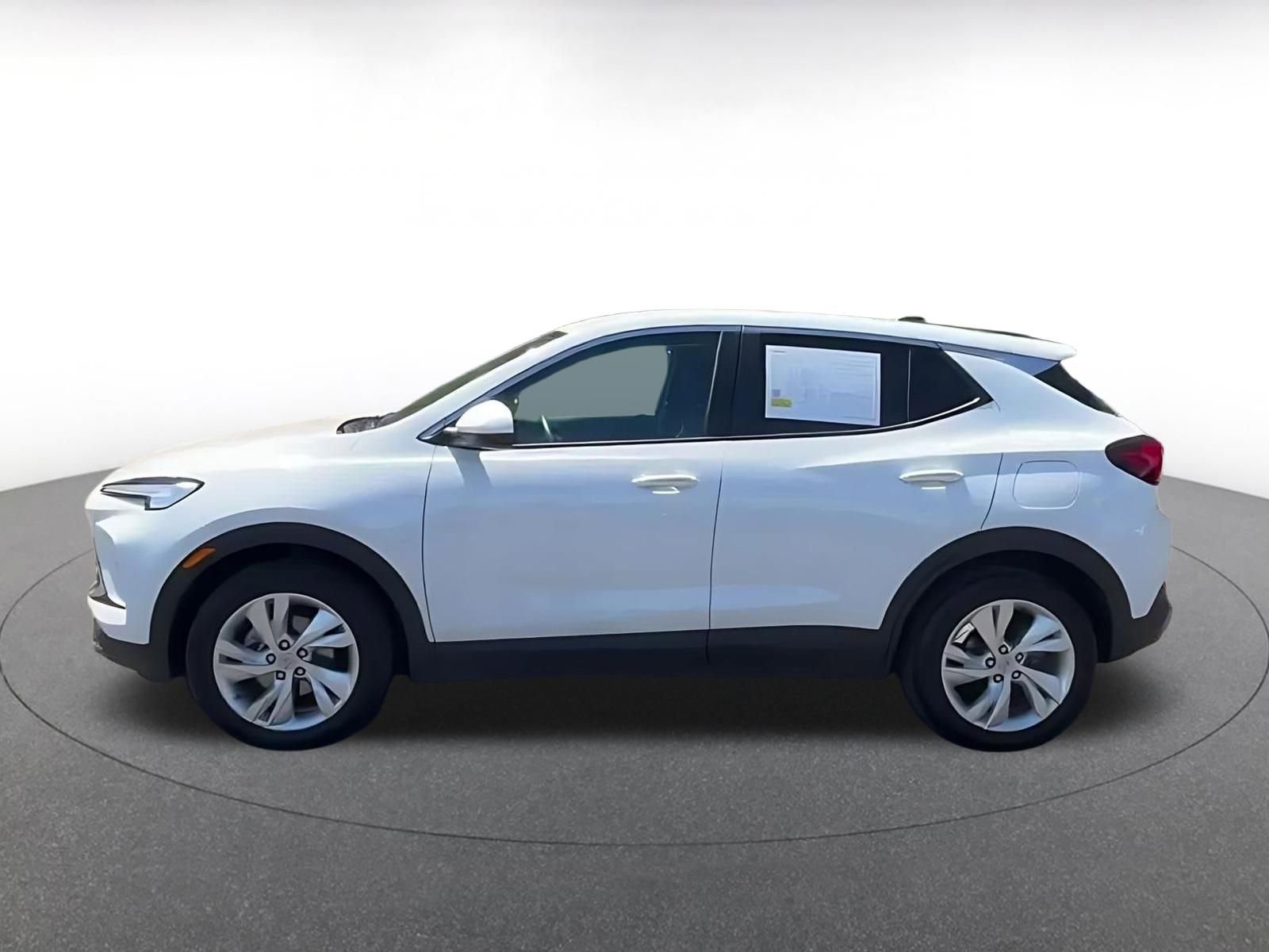 Used 2025 Buick Encore GX Preferred FWD image 9