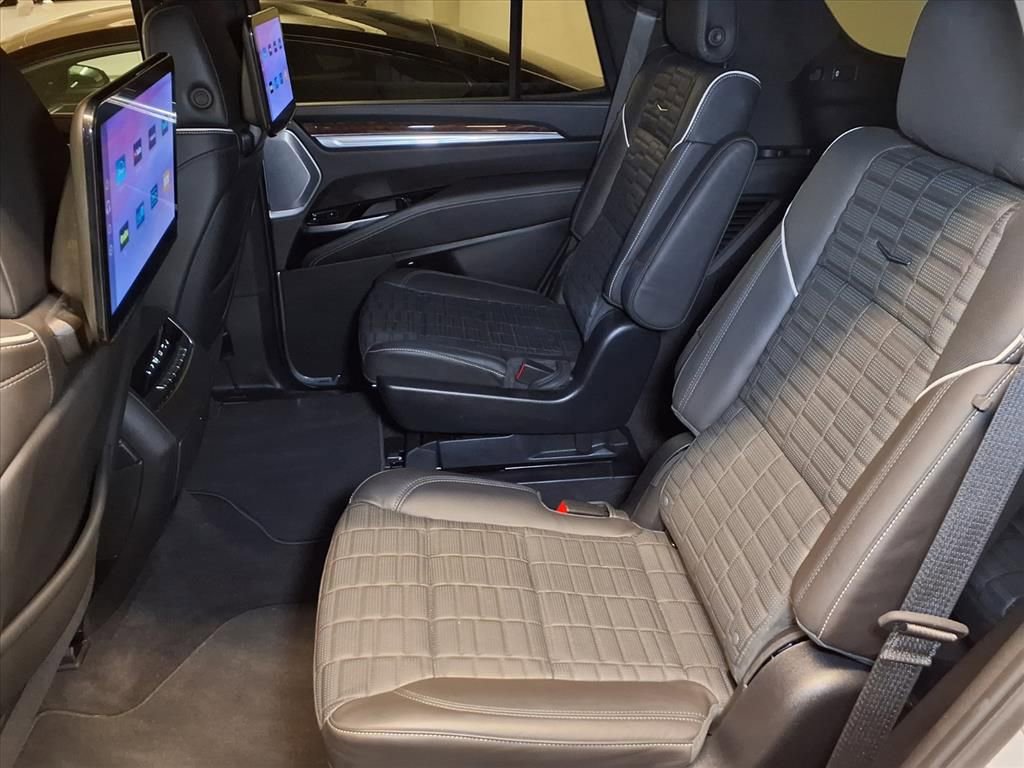 Certified 2025 Cadillac Escalade Sport Platinum image 17