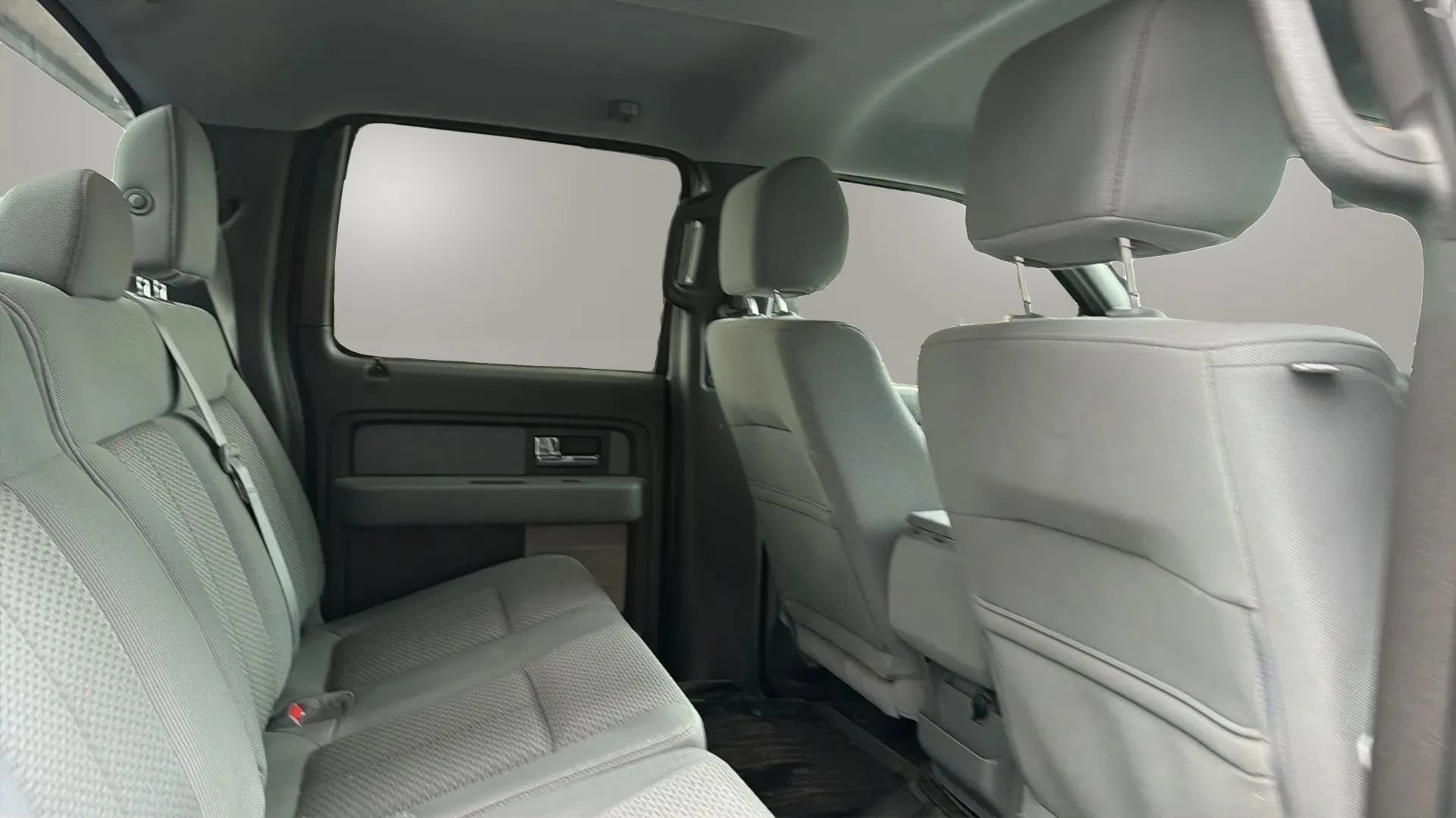 Used 2013 Ford F150 XLT w/ Mid Equipment Group image 32