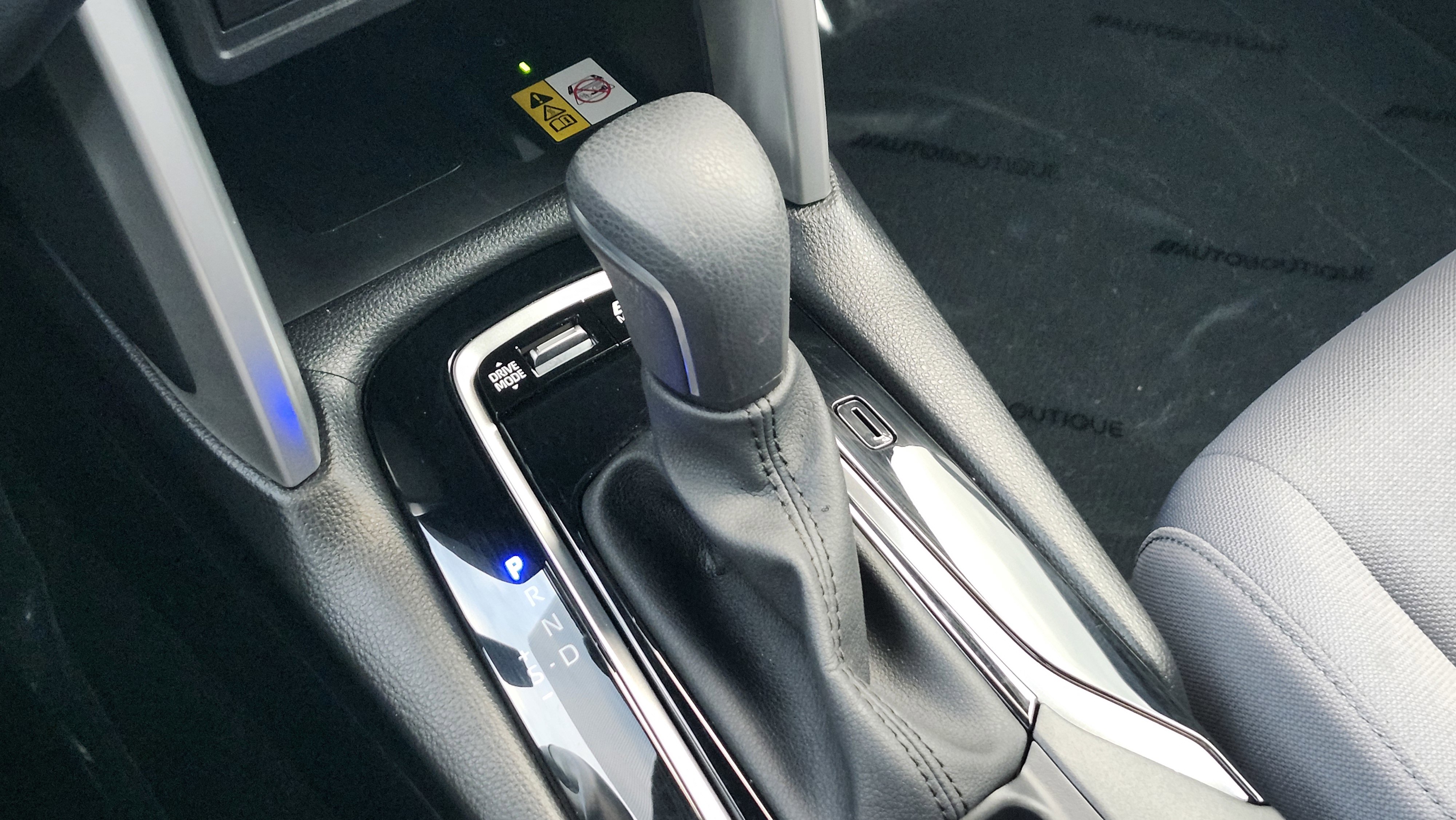 Used 2023 Toyota Corolla Cross SE image 29