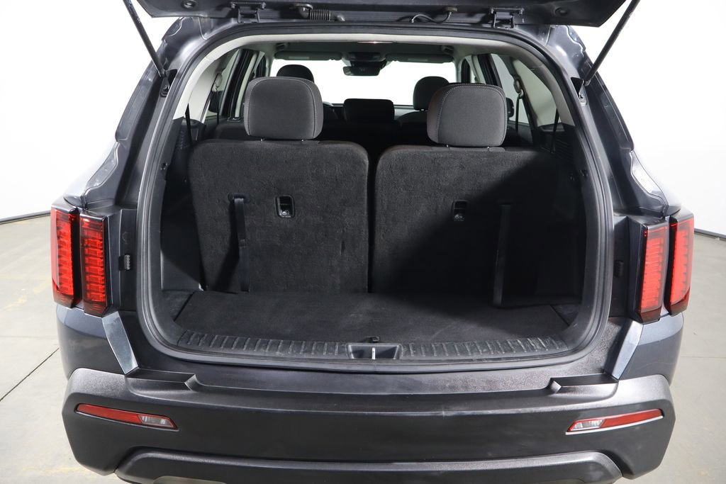 Used 2021 Kia Sorento LX FWD image 18