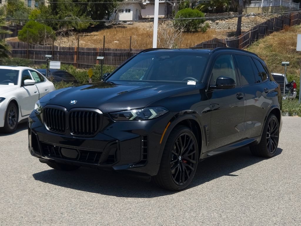 New 2026 BMW X5 xDrive40i w/ M Sport Package AWD/4WD image 2
