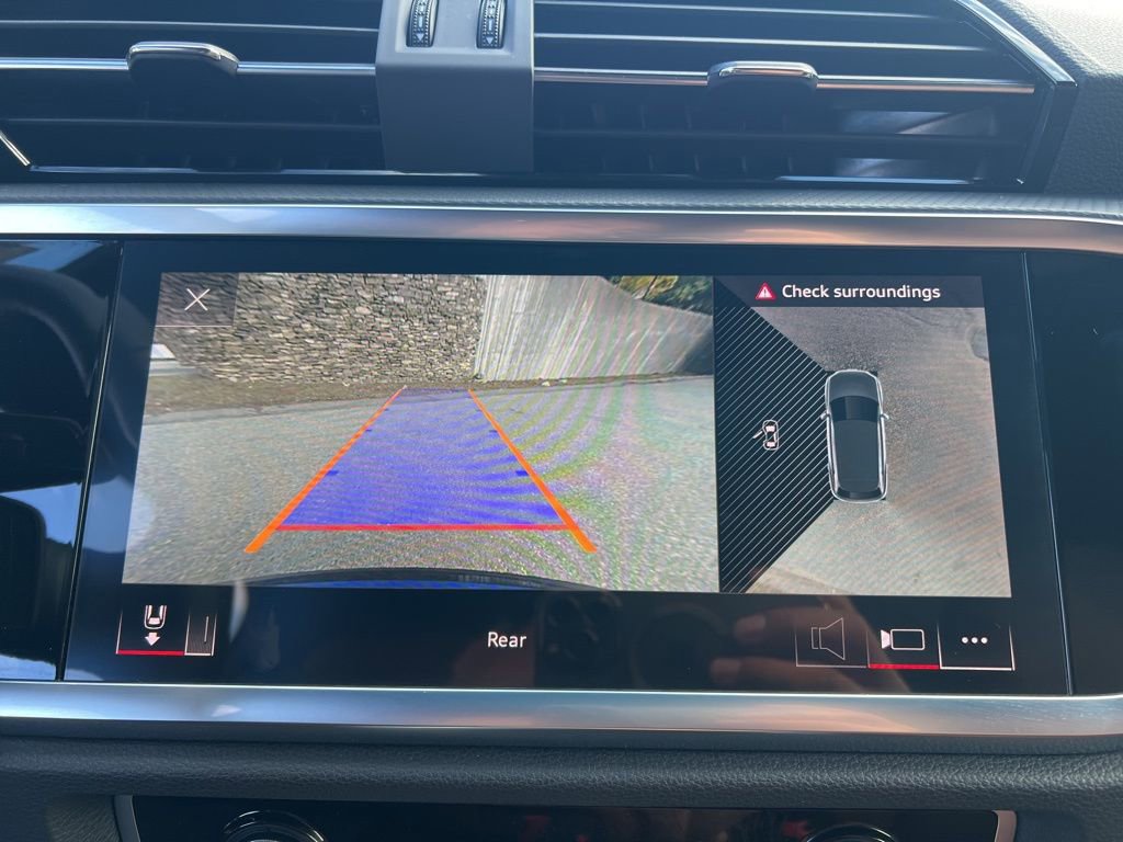 Used 2024 Audi Q3 2.0T Premium Plus w/ Premium Plus Package image 23