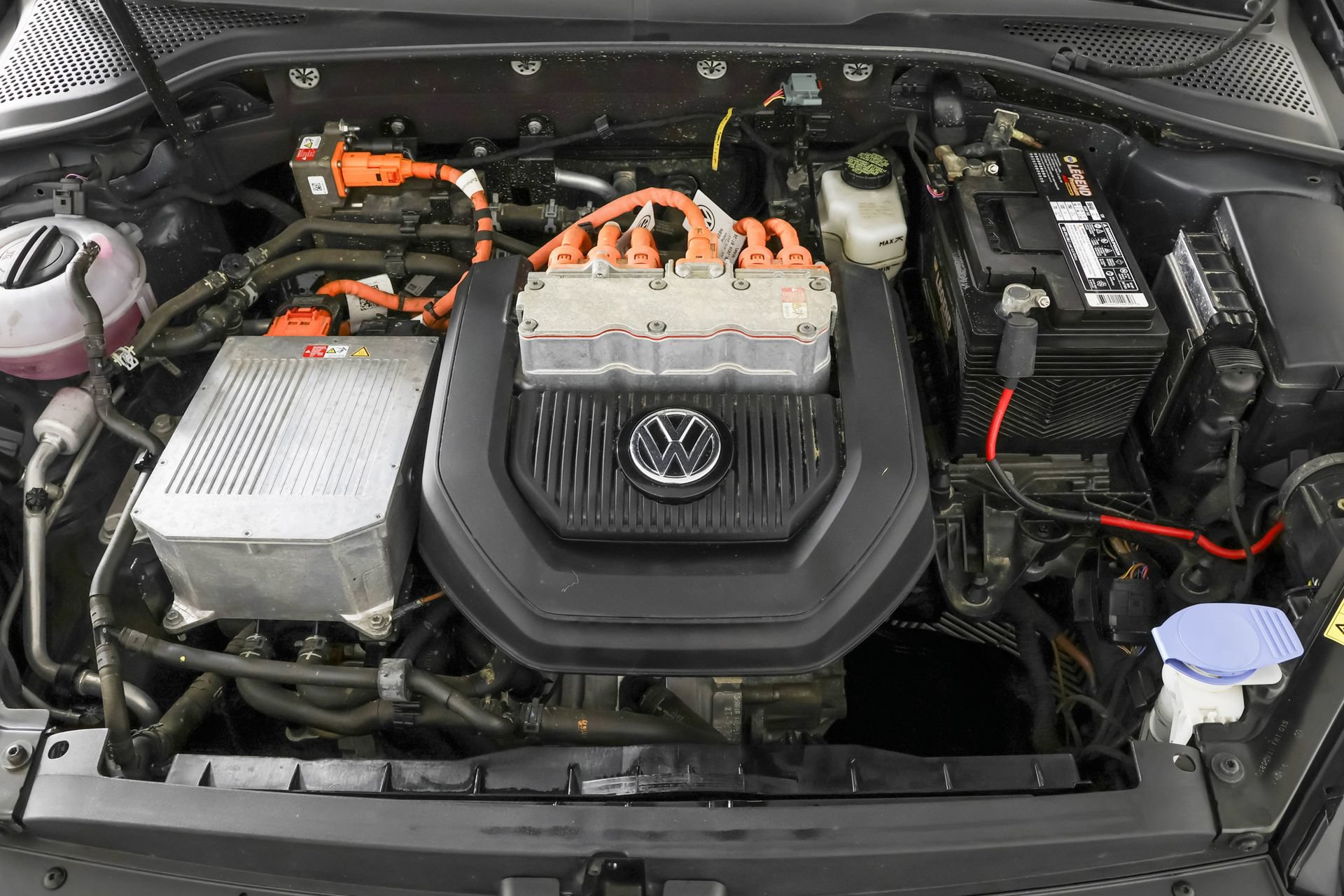 Used 2016 Volkswagen e-Golf SE w/ DC Fast Charging Package FWD image 46