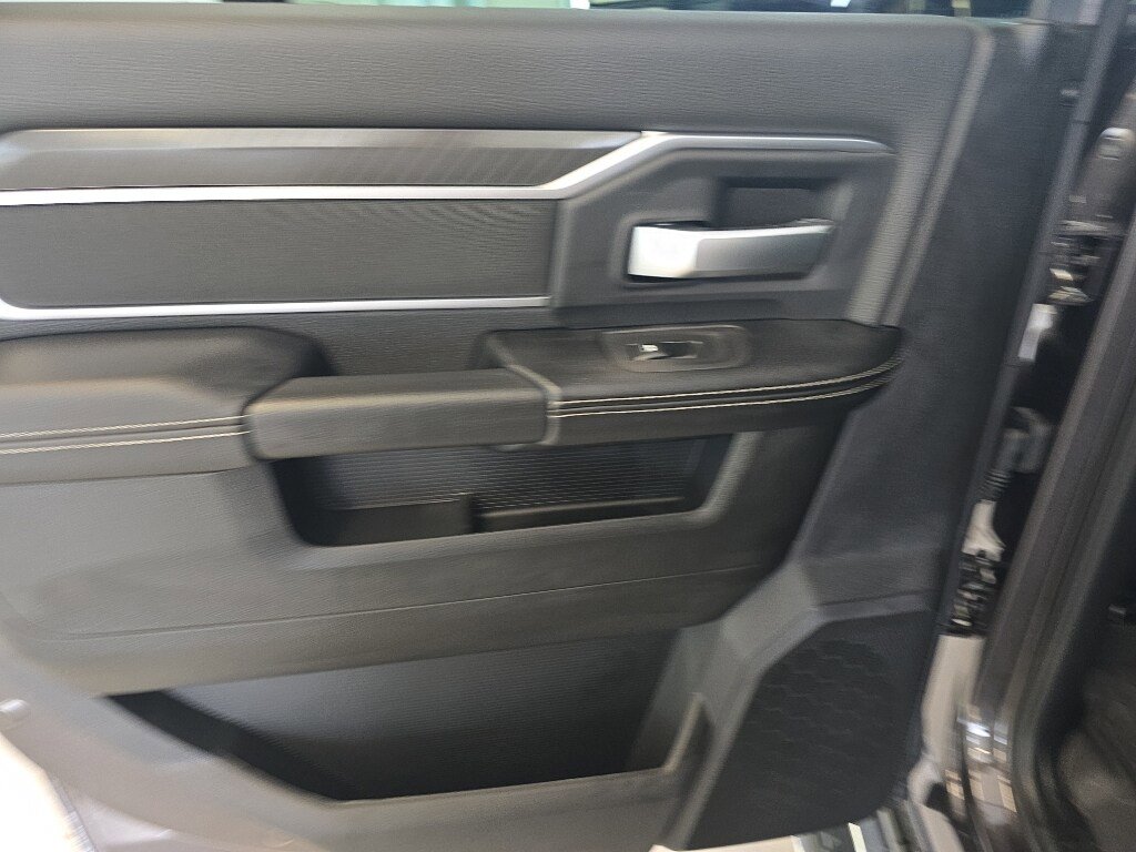 New 2026 RAM 2500 Big Horn AWD/4WD image 17