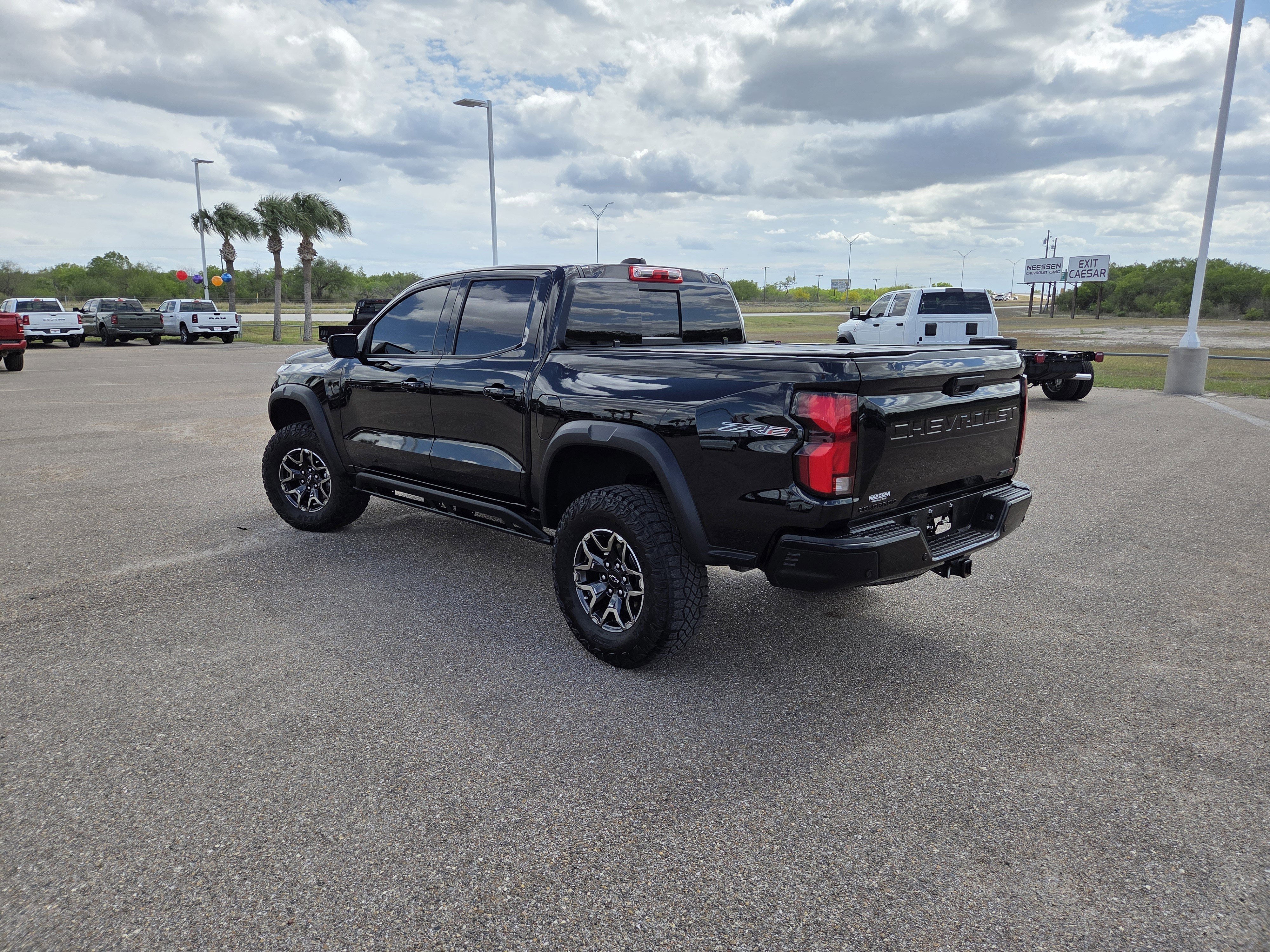 Used 2024 Chevrolet Colorado ZR2 w/ ZR2 Convenience Package III image 5