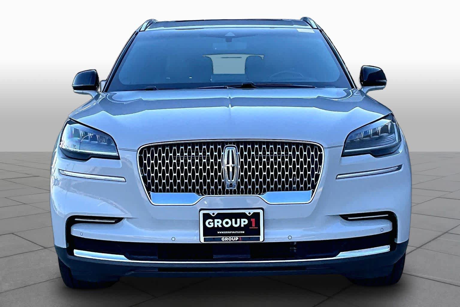 Used 2022 Lincoln Aviator Reserve w/ Equipment Group 201A RWD image 4