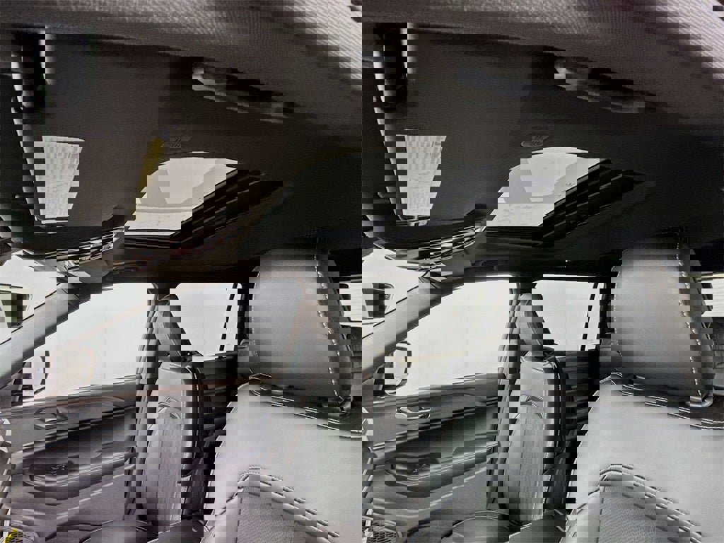 New 2025 Jeep Grand Cherokee L Altitude image 16