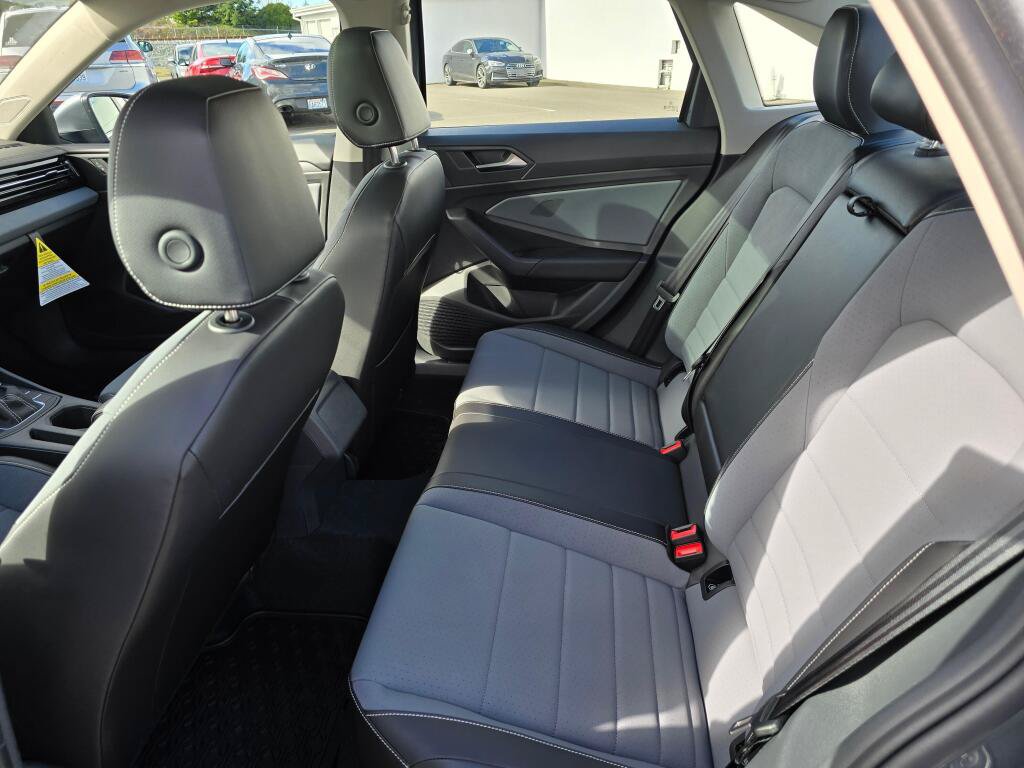 New 2026 Volkswagen Jetta SE FWD image 37