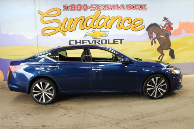 Used 2022 Nissan Altima 2.5 Platinum AWD/4WD image 1