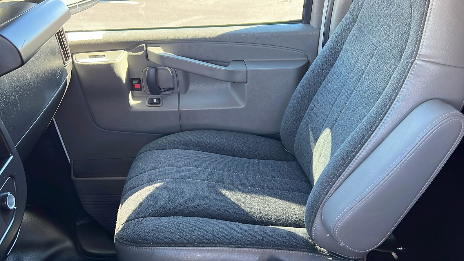 Certified 2023 Chevrolet Express 2500 w/ Driver Convenience Package image 19