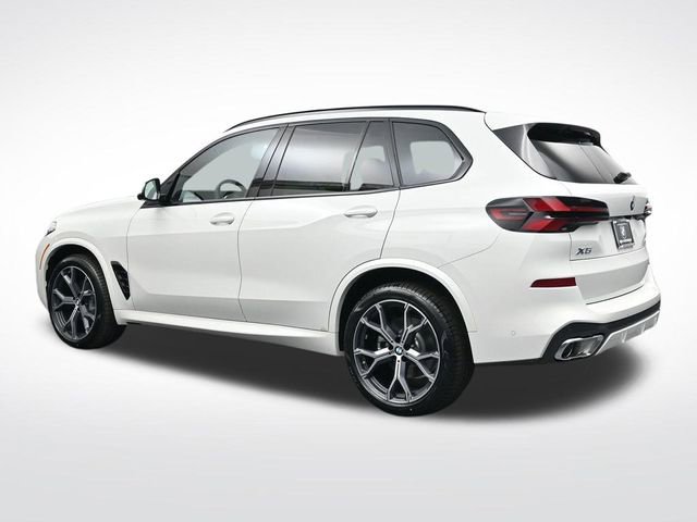 New 2026 BMW X5 xDrive40i w/ M Sport Package AWD/4WD image 7