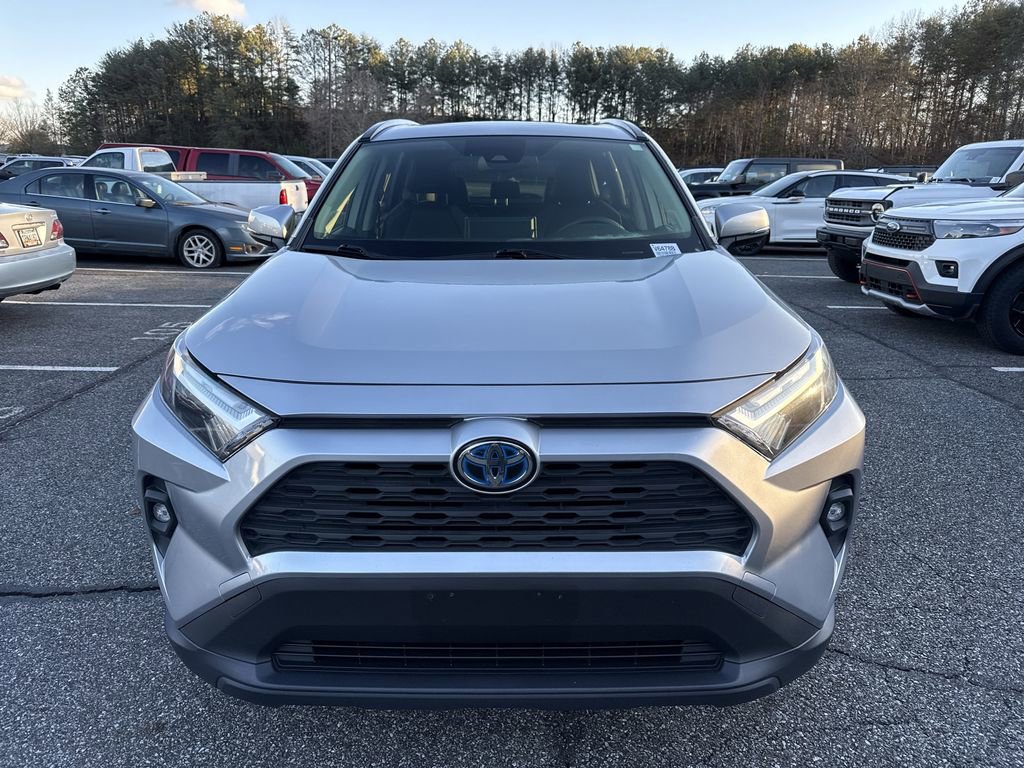 Used 2022 Toyota RAV4 XLE Premium image 2