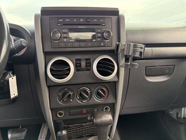 Used 2009 Jeep Wrangler Sahara image 18