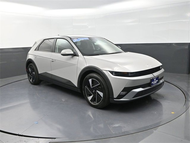 New 2025 Hyundai Ioniq 5 SE image 2