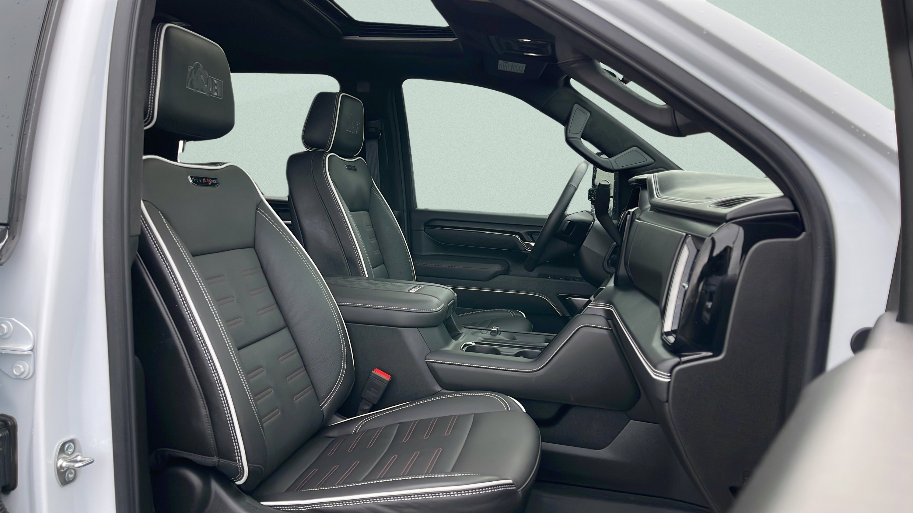 Used 2025 GMC Sierra 2500 AT4X w/ AT4X AEV Edition image 26