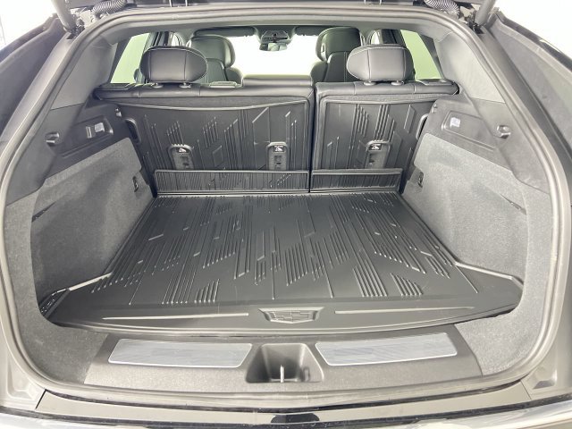 Used 2025 Cadillac Lyriq Luxury w/ LPO, Floor Liner Package AWD/4WD image 27