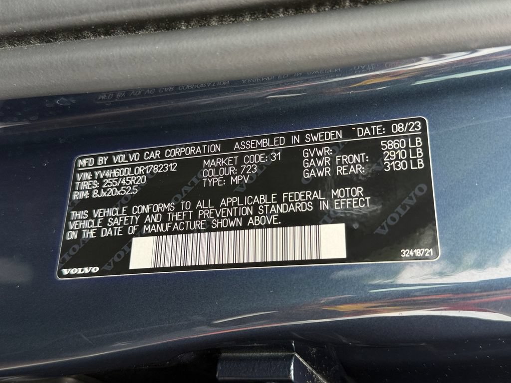 Certified 2024 Volvo XC60 T8 Plus w/ Climate Package AWD/4WD image 30