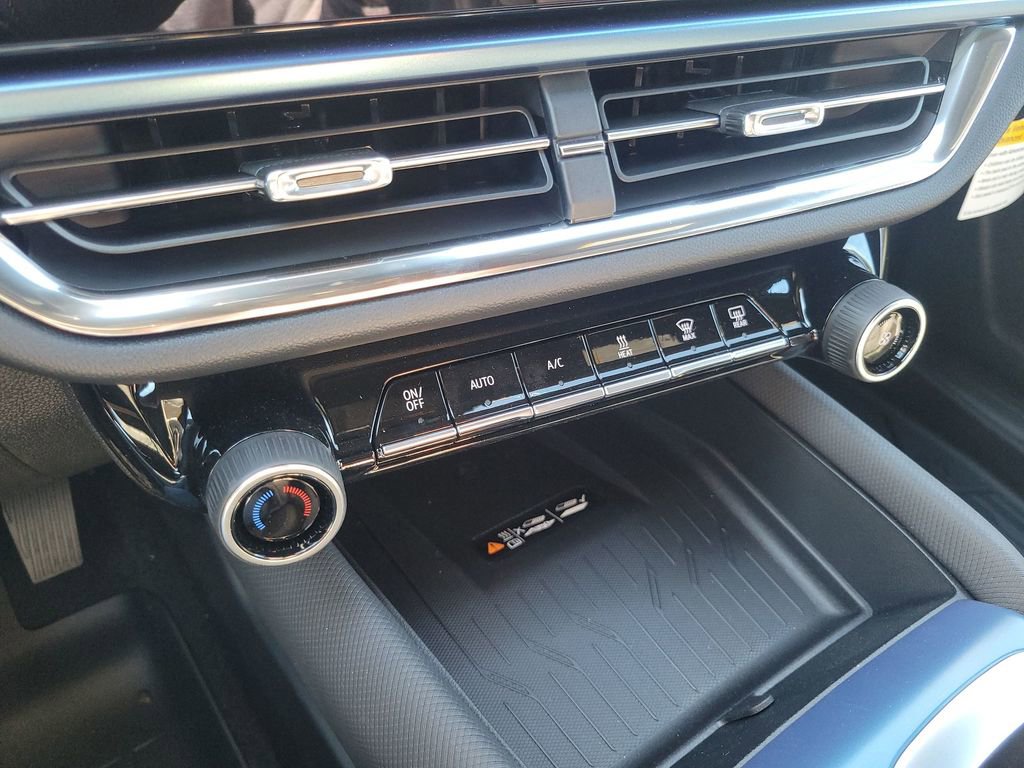 New 2026 Chevrolet Equinox EV LT image 11