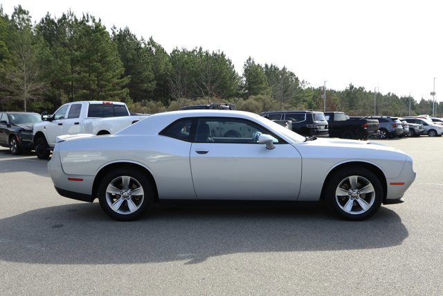 Used 2021 Dodge Challenger SXT w/ Driver Convenience Group image 4