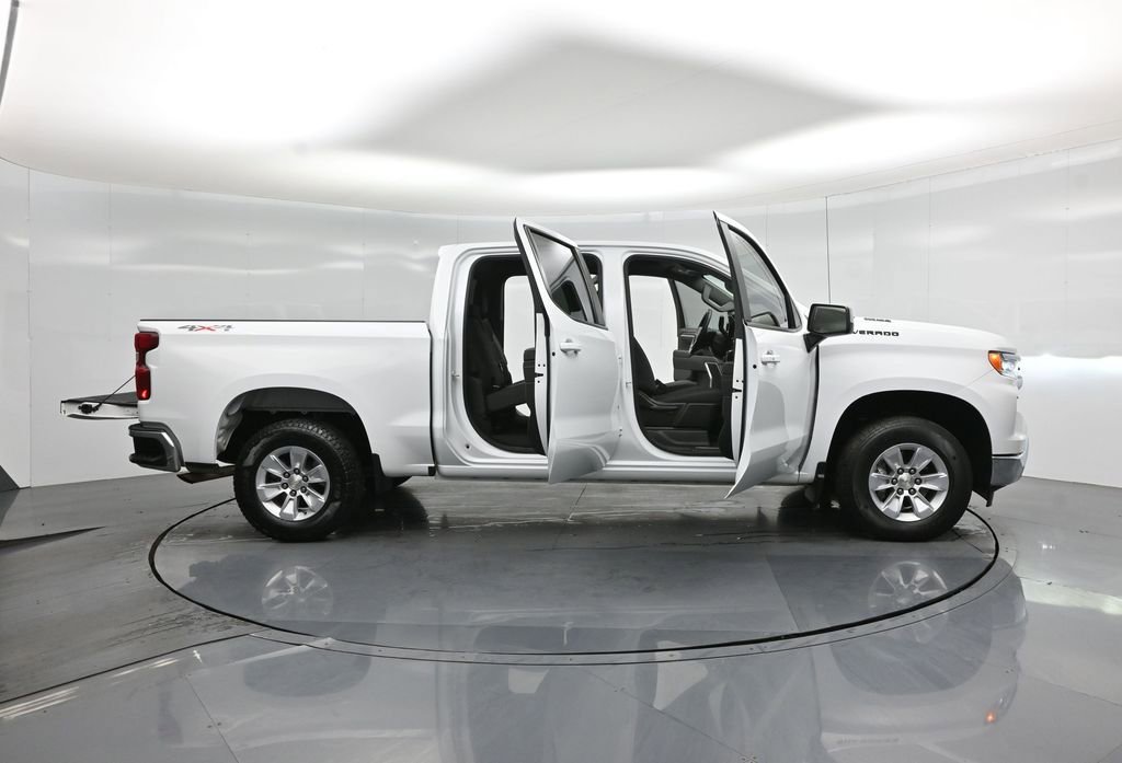 Used 2023 Chevrolet Silverado 1500 LT w/ LPO, Dark Essentials Package AWD/4WD image 5