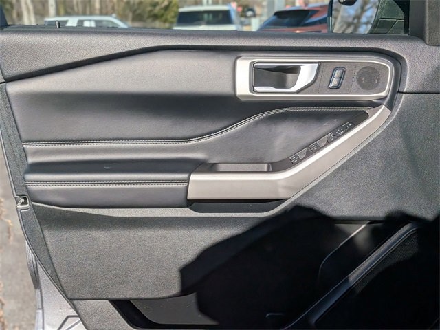 Used 2023 Ford Explorer XLT w/ Equipment Group 202A image 12