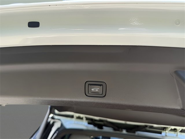 Used 2021 Chevrolet Tahoe LT w/ Luxury Package image 14