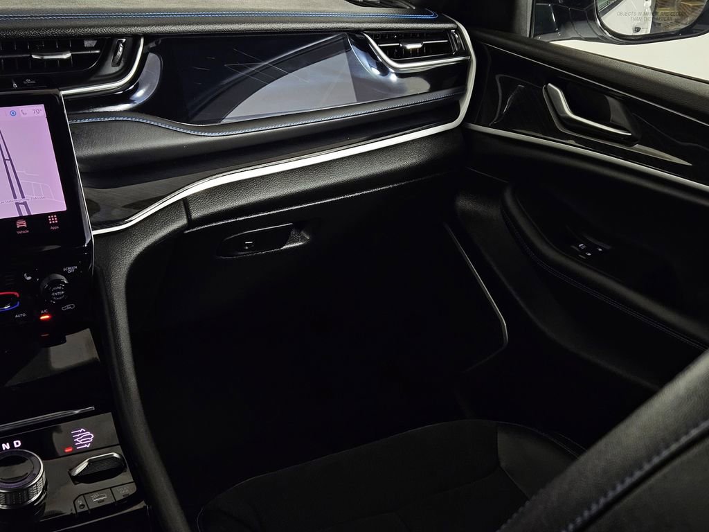 Used 2022 Jeep Grand Cherokee Trailhawk image 9