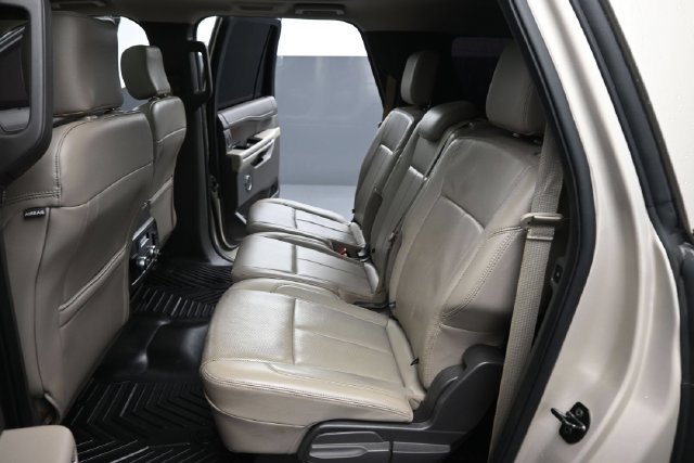Used 2018 Ford Expedition Max XLT w/ Equipment Group 202A AWD/4WD image 12