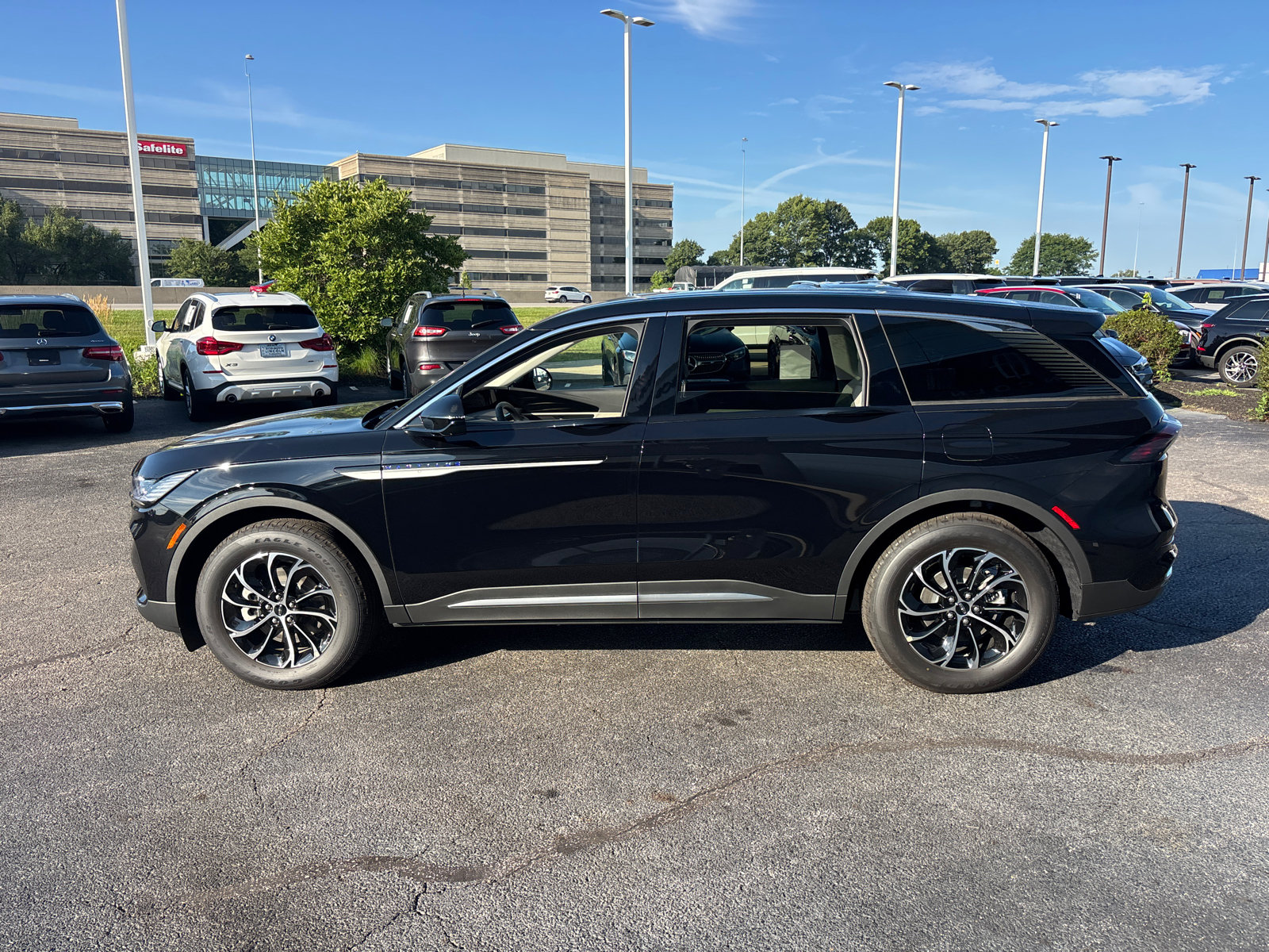 New 2026 Lincoln Nautilus Premier w/ Equipment Group 102A AWD/4WD image 4
