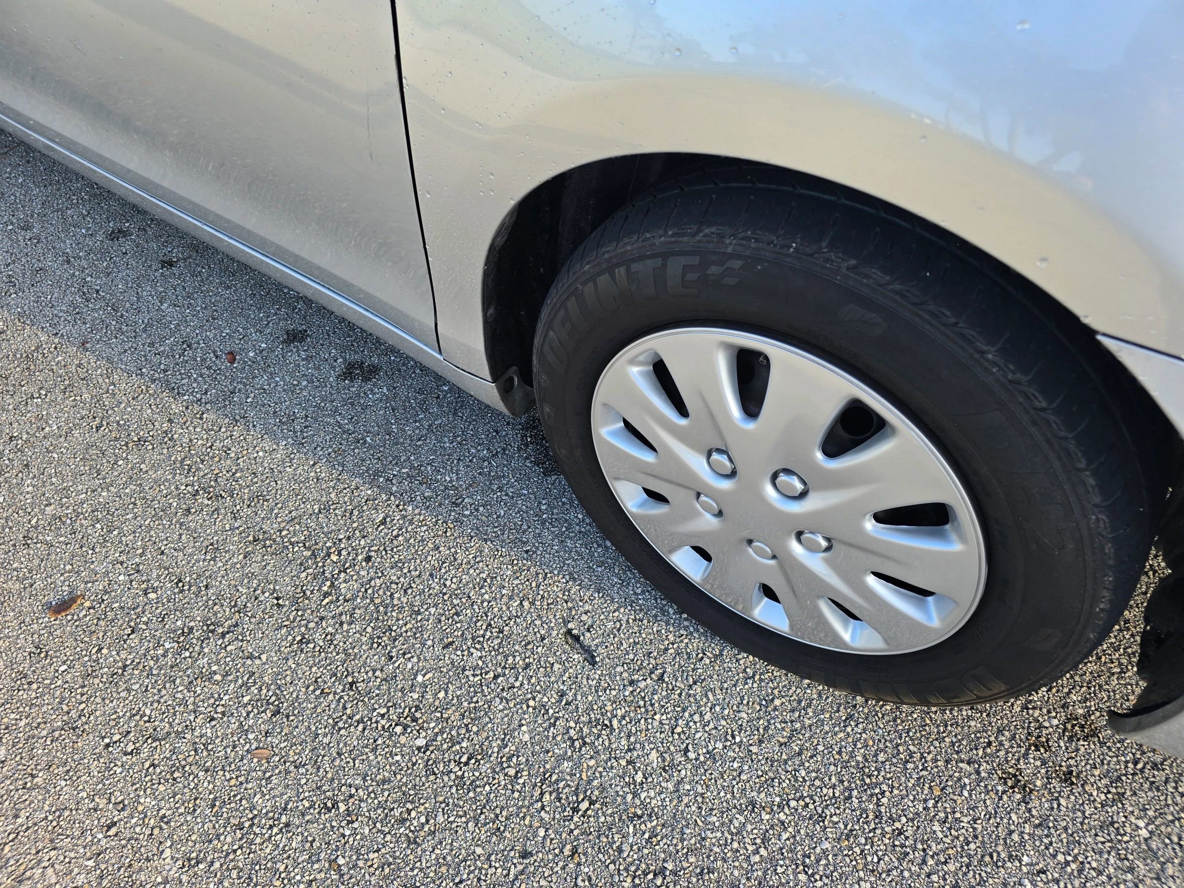 Used 2011 Toyota Camry FWD image 15