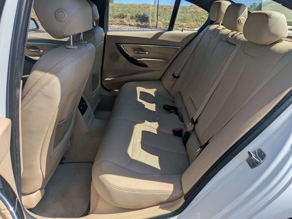 Used 2016 BMW 328i Sedan RWD image 13