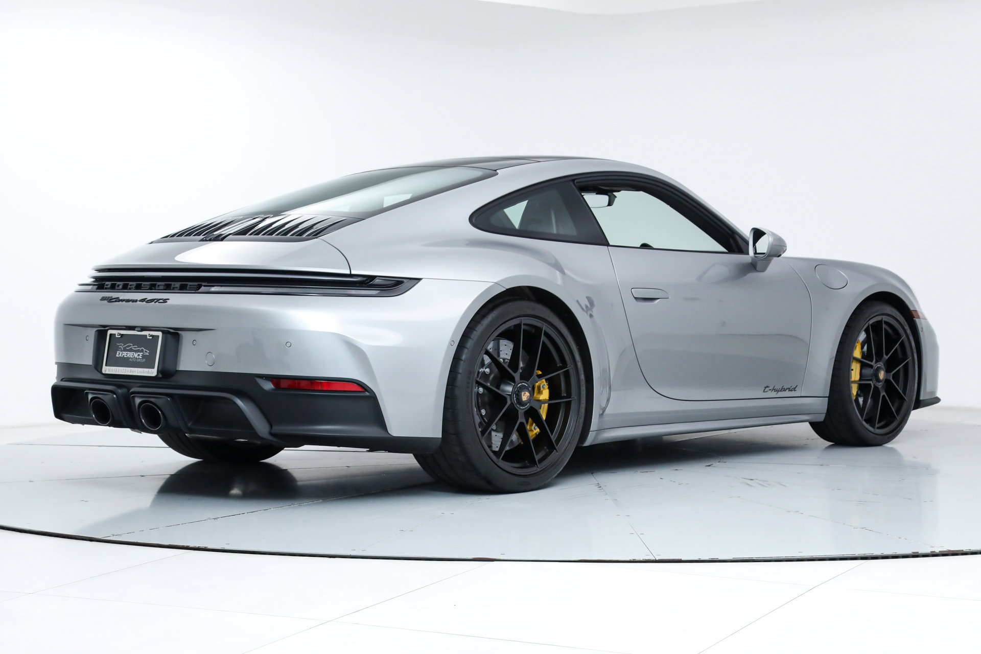 Used 2025 Porsche 911 Carrera 4 GTS image 5