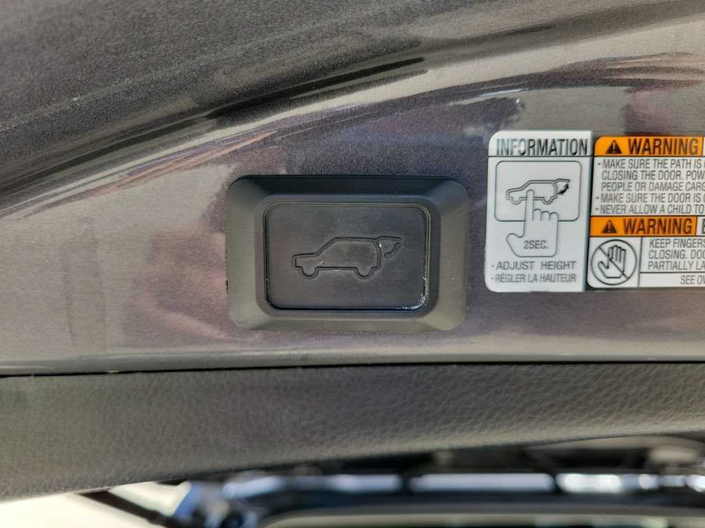 Used 2017 Toyota RAV4 Limited w/ Advanced Technology Package FWD image 11