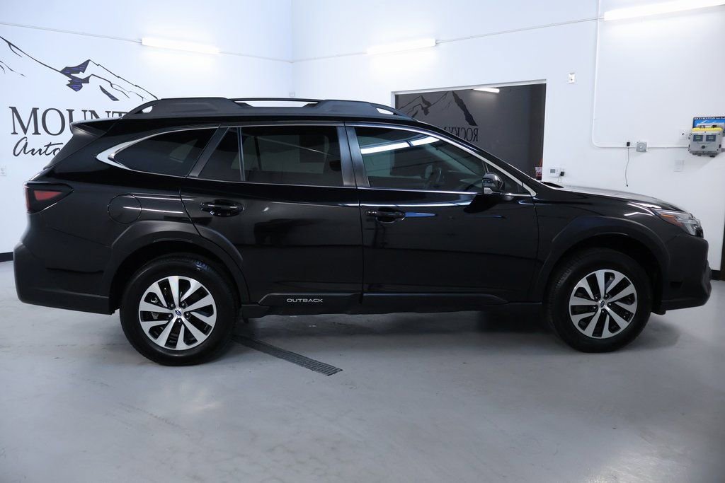 Used 2024 Subaru Outback Premium image 8
