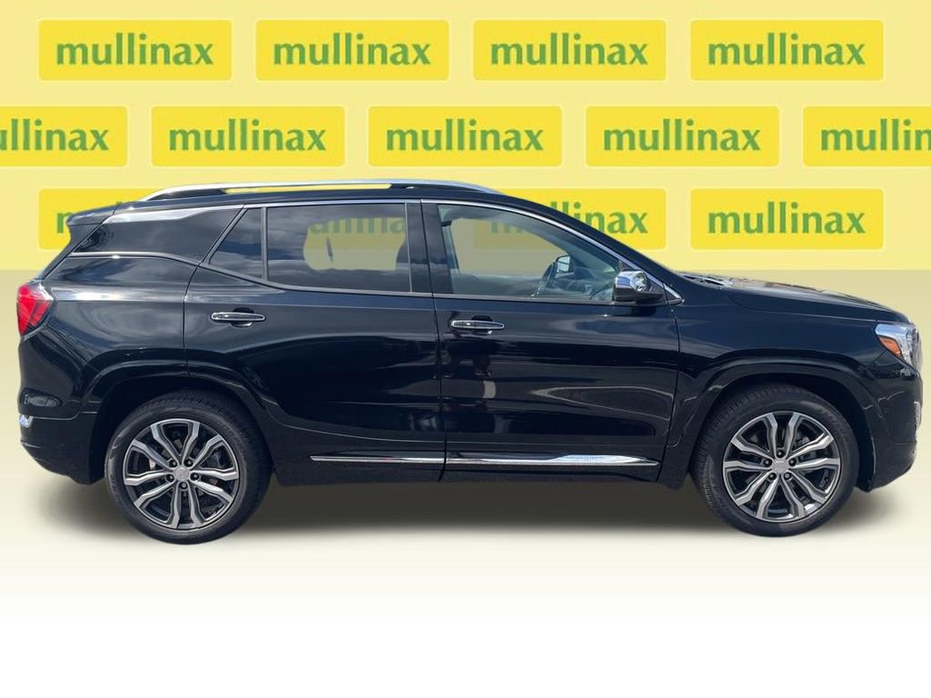 Used 2020 GMC Terrain Denali w/ Denali Premium Package FWD image 12