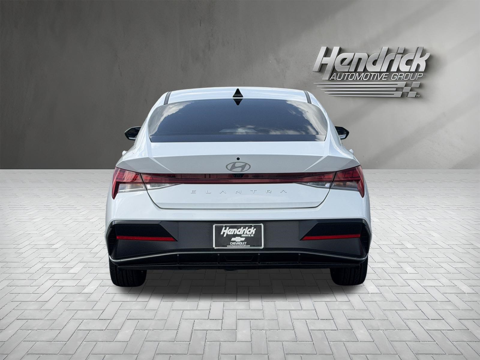 Used 2025 Hyundai Elantra SEL FWD image 10