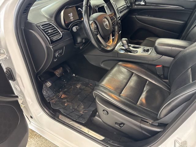 Used 2019 Jeep Grand Cherokee Overland w/ Jeep Active Safety Group image 17