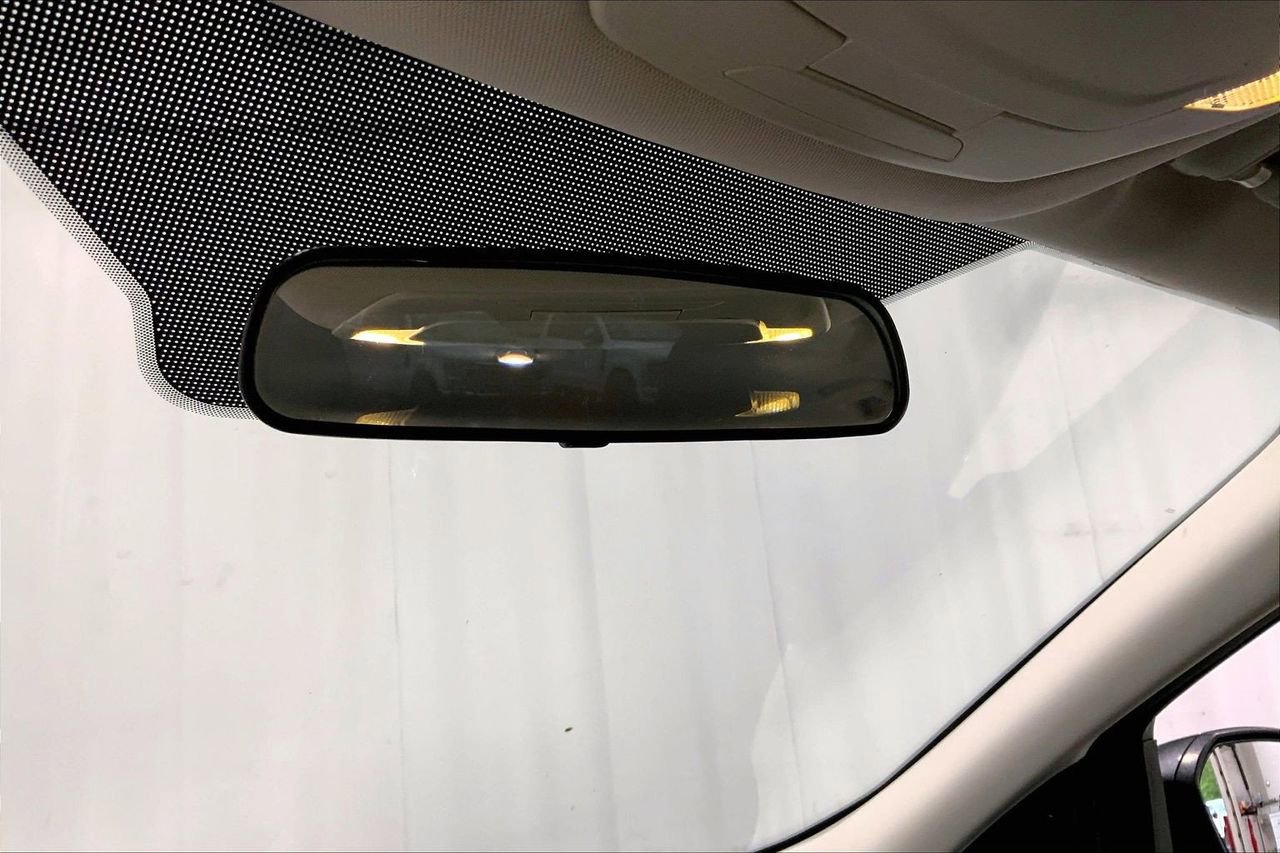 Used 2017 Ford Escape SE w/ SE Leather Comfort Package FWD image 17