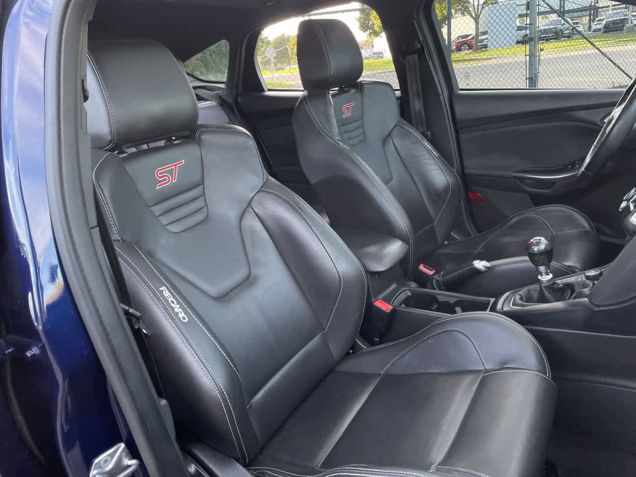 Used 2017 Ford Focus ST w/ Equipment Group 402A FWD image 14
