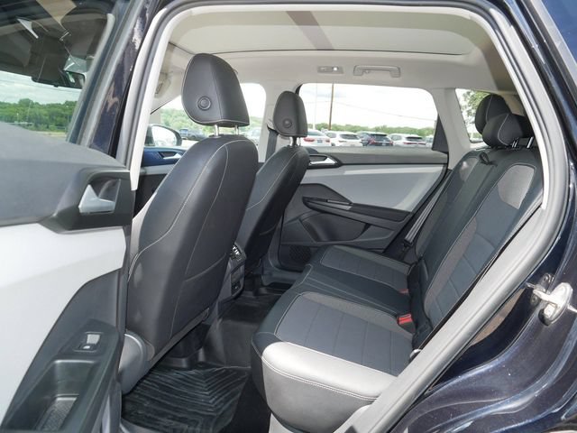 Certified 2022 Volkswagen Taos SE FWD image 17