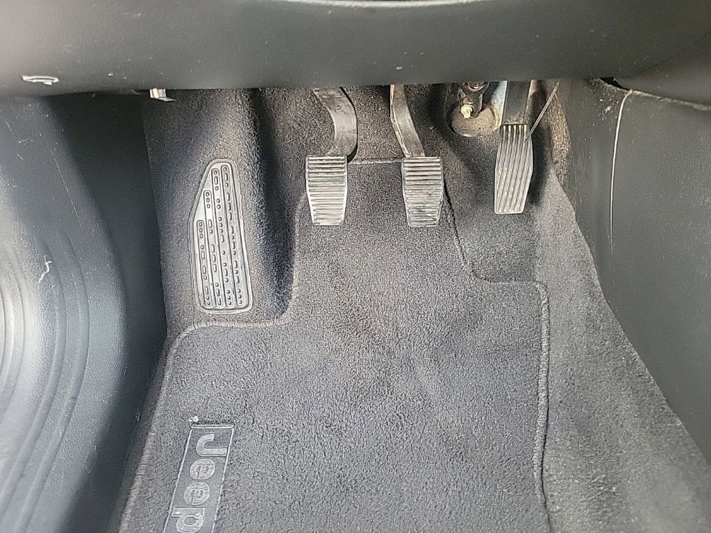 Used 2018 Jeep Compass Sport image 16