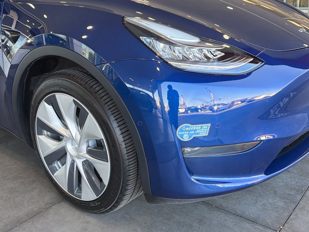 Used 2021 Tesla Model Y Long Range AWD/4WD image 8